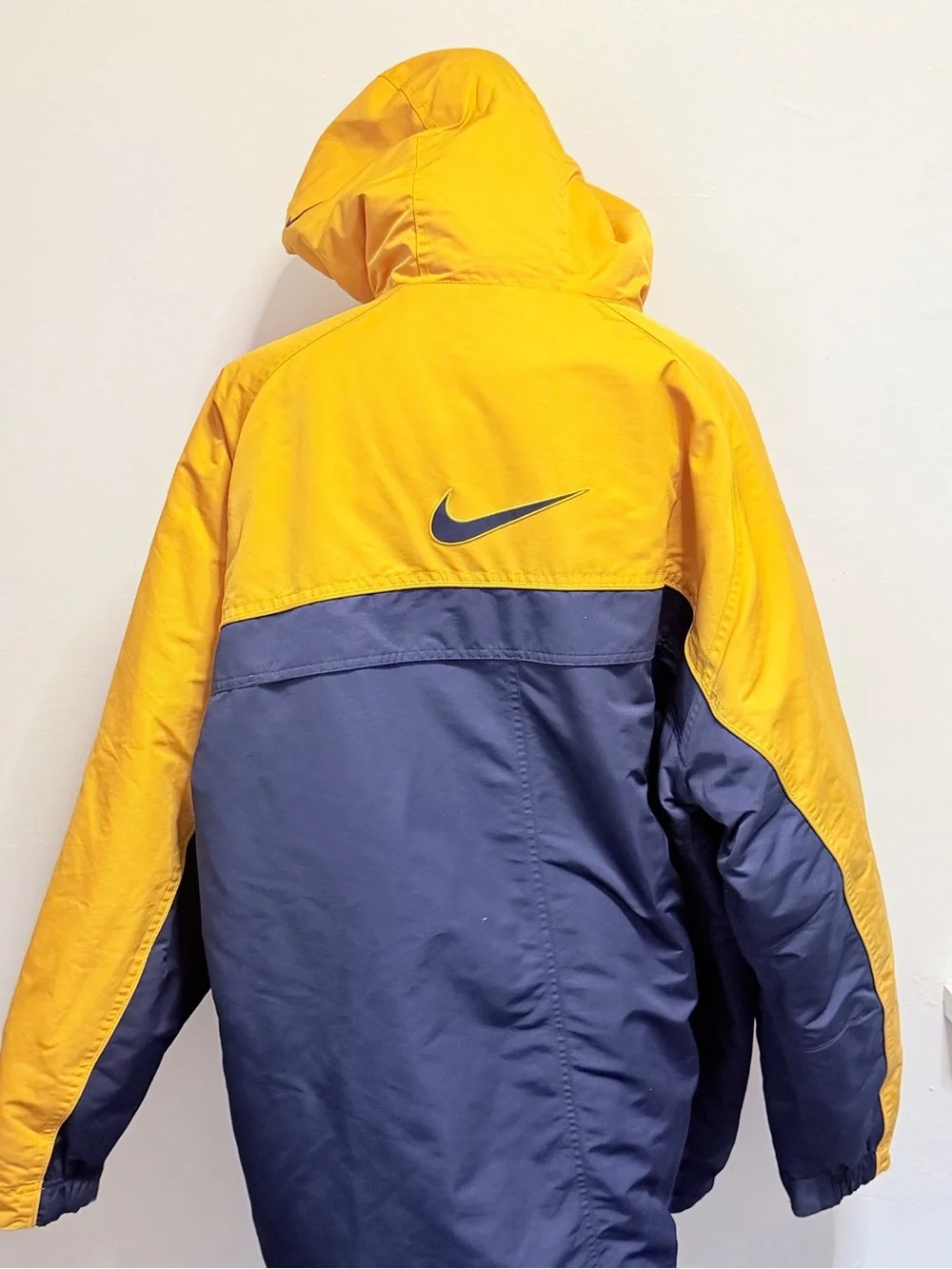 Nike Hooded Two-Tone Yellow and Navy Puffer Jacket Vintage X-Large